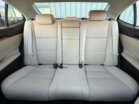 Used 2018 Lexus ES 350 w/ Navigation System Package image 19