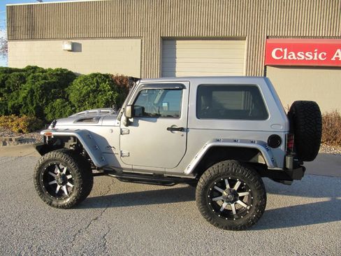 Used 2014 Jeep Wrangler Sport w/ Quick Order Package 24S AWD/4WD image 16