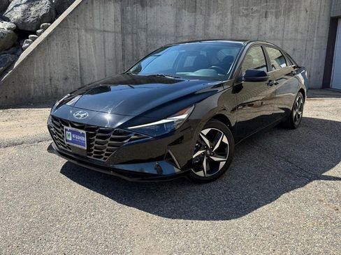 Used 2023 Hyundai Elantra Limited image 1