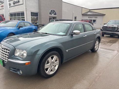 Used 2006 Chrysler 300 C AWD/4WD image 2