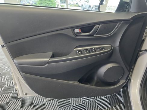 Used 2022 Hyundai Kona SE image 21