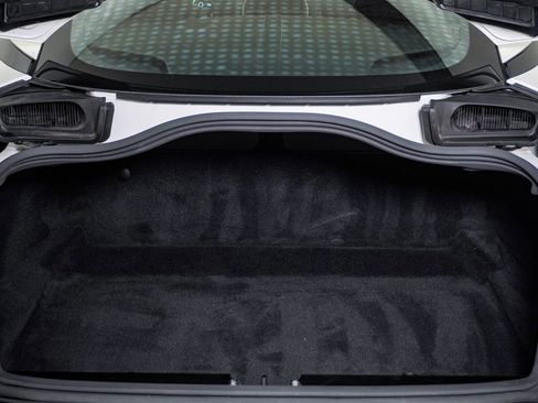 Used 2021 Aston Martin DB11 Coupe image 33