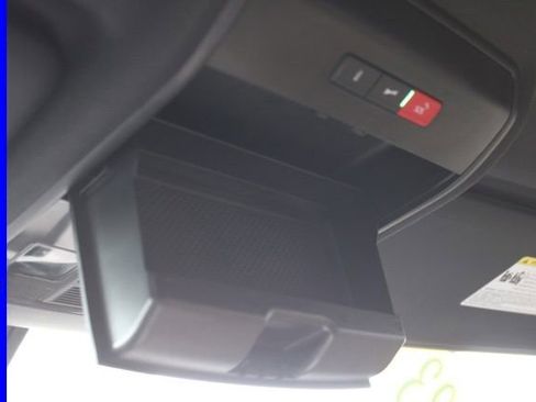 Used 2023 Volkswagen Atlas Cross Sport SE image 47