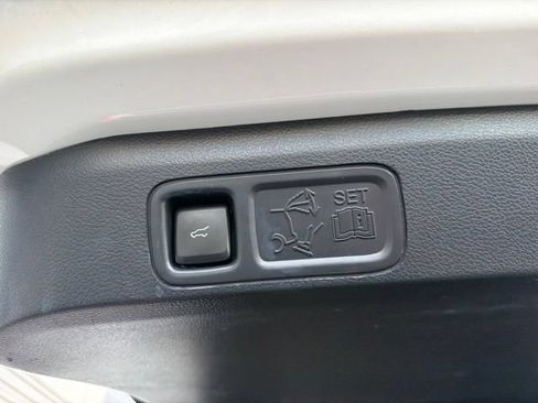 Used 2024 Ford Expedition Limited AWD/4WD image 11