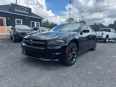 Used 2019 Dodge Charger SXT w/ Blacktop Package image 1