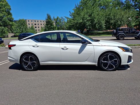 Certified 2023 Nissan Altima 2.5 SR AWD/4WD image 7