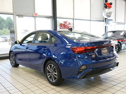 Used 2022 Kia Forte LXS w/ LXS Technology Package FWD image 4