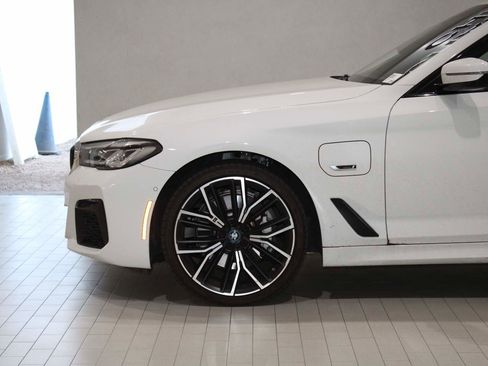 Certified 2023 BMW 530e w/ M Sport Package image 4