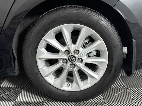 Used 2022 Toyota Corolla XLE image 36
