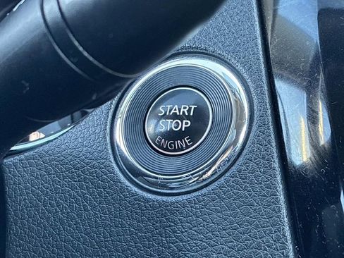 Used 2017 Nissan Rogue SV image 28