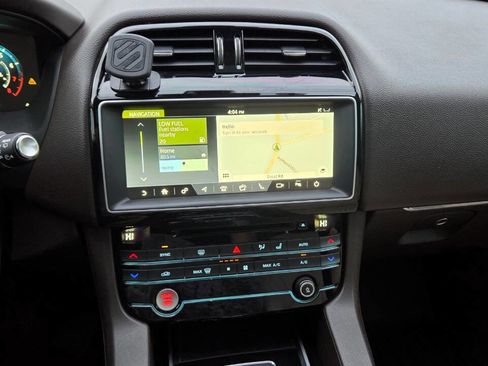 Used 2017 Jaguar F-PACE Prestige image 56