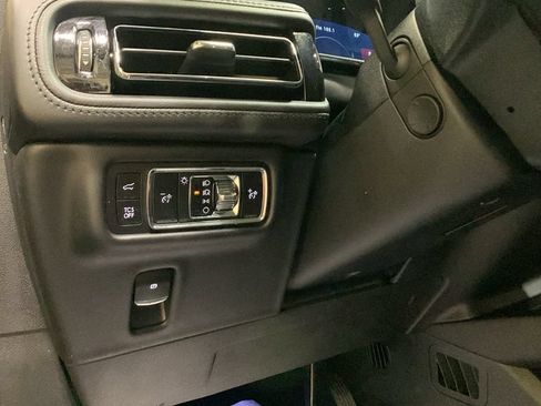 Used 2023 Lincoln Nautilus Reserve AWD/4WD image 33
