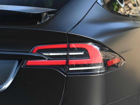 Used 2022 Tesla Model X AWD/4WD image 6
