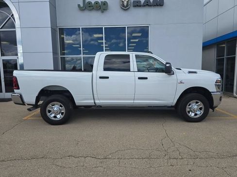 Used 2025 RAM 2500 Tradesman AWD/4WD image 3