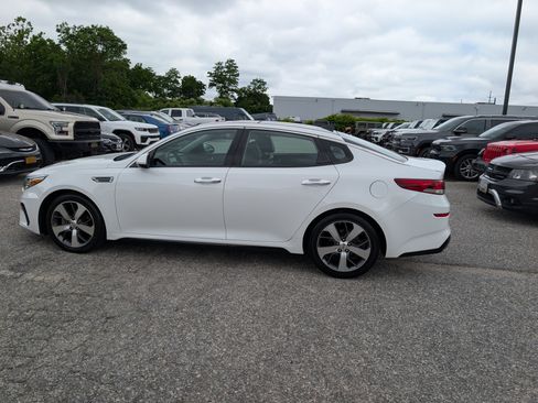 Used 2019 Kia Optima S w/ S Panoramic Sunroof Package FWD image 2