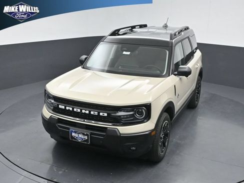 Used 2025 Ford Bronco Sport Outer Banks w/ Outer Banks Tech Package+ AWD/4WD image 11
