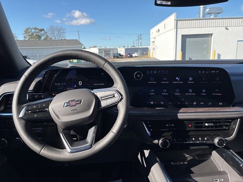 New 2026 Chevrolet Suburban Z71 w/ Comfort Package image 15