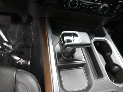 Used 2025 Chevrolet Silverado 1500 High Country AWD/4WD image 14