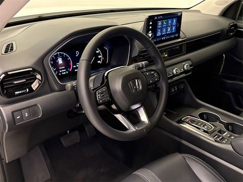 New 2025 Honda Pilot EX-L image 18