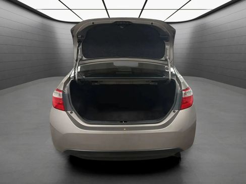 Used 2015 Toyota Corolla LE FWD image 19