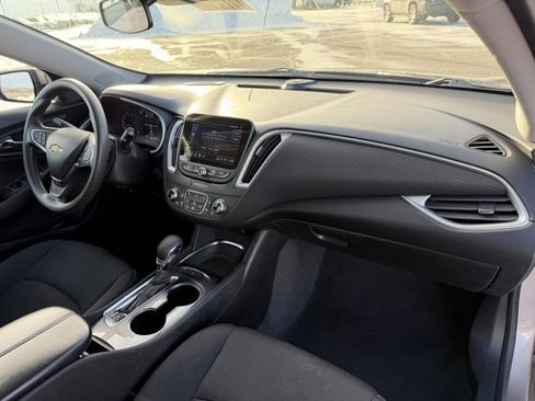 Used 2023 Chevrolet Malibu LT image 16