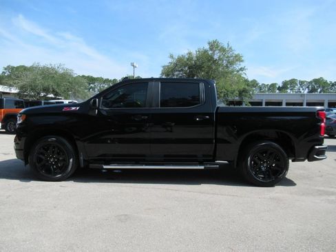 Used 2022 Chevrolet Silverado 1500 RST w/ Z71 Off-Road Package AWD/4WD image 4