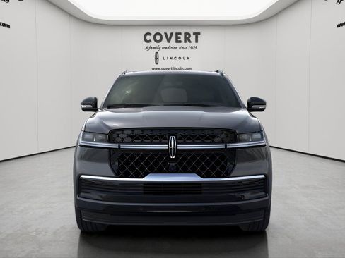 New 2026 Lincoln Navigator L Reserve w/ Jet Appearance Package image 5