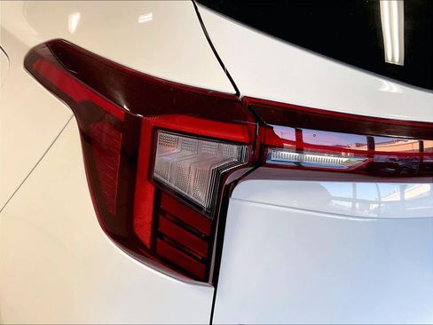 Used 2025 Kia Seltos S image 33