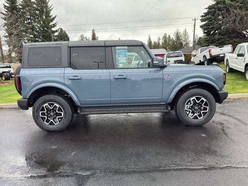 New 2025 Ford Bronco Outer Banks image 3