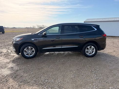 Used 2020 Buick Enclave Essence image 8