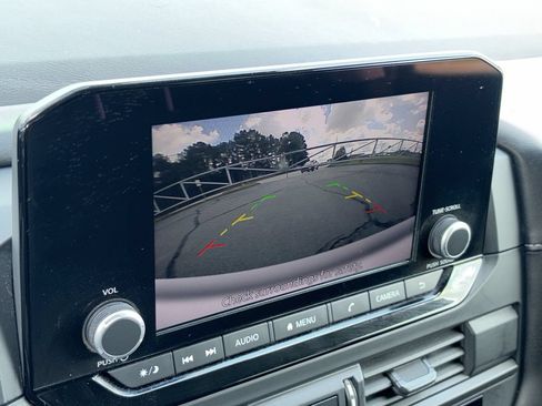 Used 2023 Nissan Pathfinder S FWD image 4