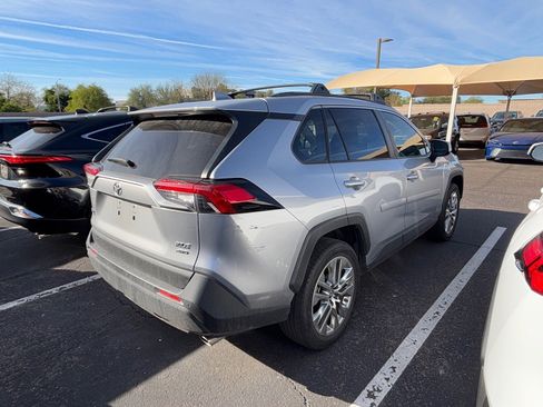 Certified 2019 Toyota RAV4 XLE Premium image 4