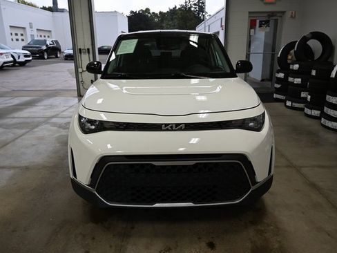 Used 2023 Kia Soul S image 2