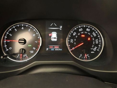 Used 2022 Toyota RAV4 XLE AWD/4WD image 16