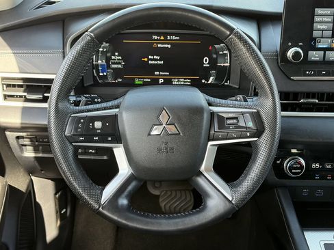 Used 2023 Mitsubishi Outlander 4WD Plug-In Hybrid image 19