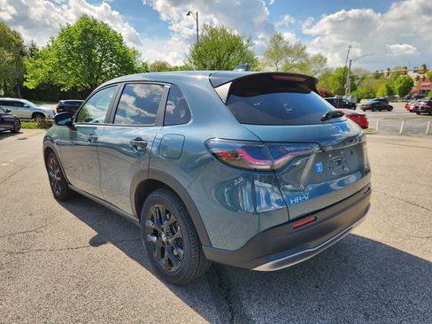 Used 2024 Honda HR-V Sport image 3