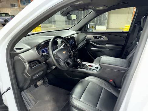 Used 2023 Chevrolet Traverse LT FWD image 29