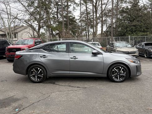 Used 2024 Nissan Sentra SV image 6