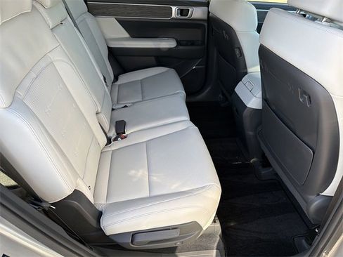 Used 2024 Hyundai Santa Fe Limited image 15