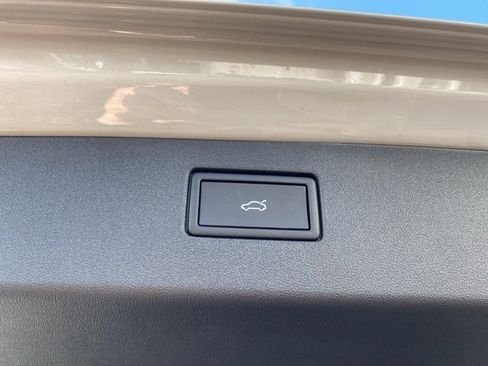 New 2026 Volkswagen Tiguan SE R-Line image 57