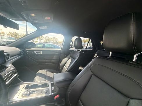 Used 2020 Ford Explorer XLT AWD/4WD image 13