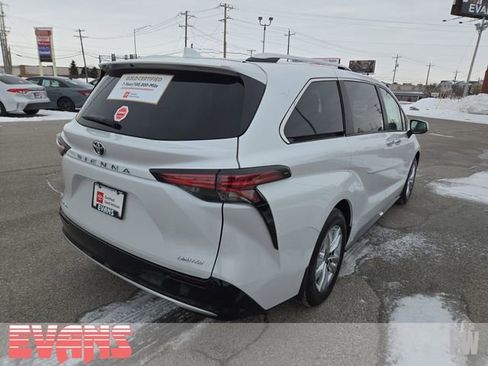Certified 2026 Toyota Sienna Limited image 31