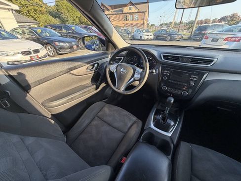 Used 2015 Nissan Rogue SV AWD/4WD image 18
