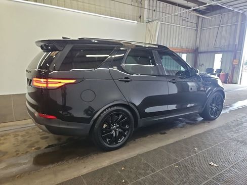 Used 2020 Land Rover Discovery HSE image 2