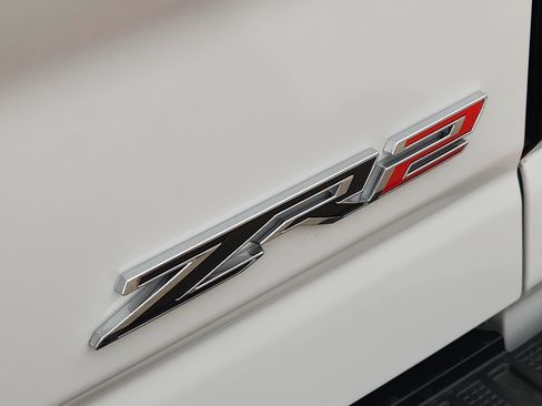 New 2026 Chevrolet Silverado 2500 ZR2 image 10