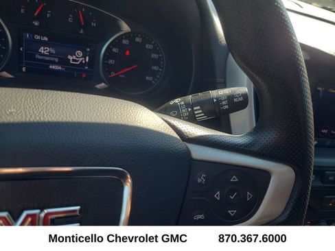 Used 2024 GMC Terrain SLE w/ Driver Convenience Package FWD image 21