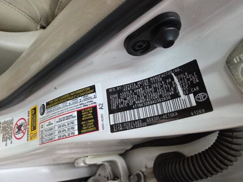 Used 2010 Toyota Avalon XLS image 26