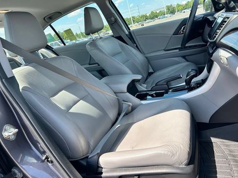 Used 2017 Honda Accord EX-L image 8