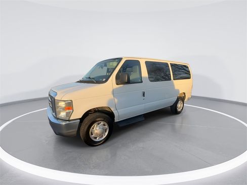 Used 2014 Ford E-350 and Econoline 350 XLT image 4