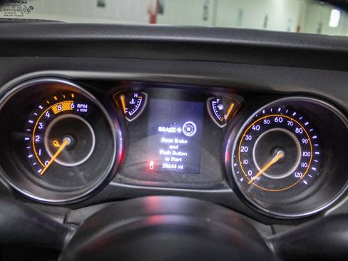 Used 2022 Jeep Gladiator Sport image 11